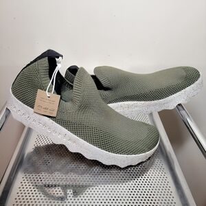 ASPORTUGUESAS By FLY LONDON RENEWABLE CORK Clip Slip On SZ 41 US SZ 10.5 NWT